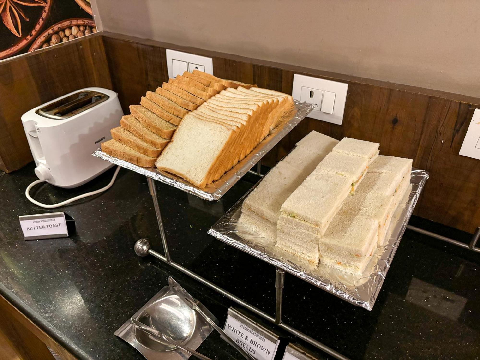 ניו דלהי Hotel Oxmo Delhi Airport With Free Airport Transsfer מראה חיצוני תמונה